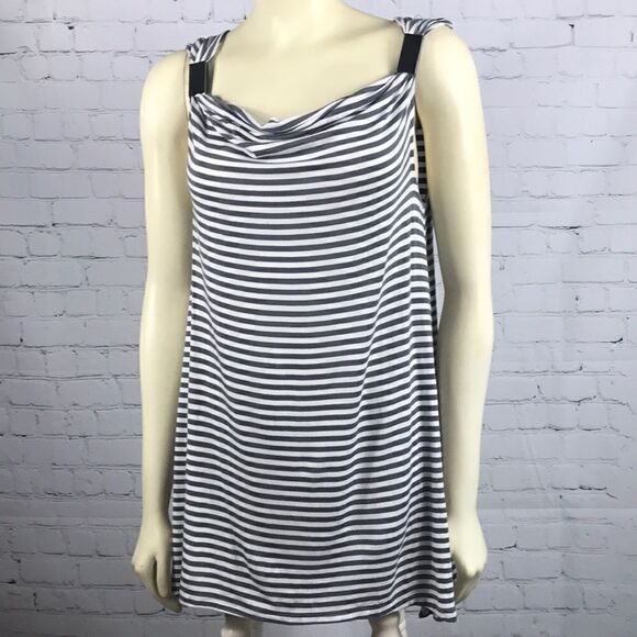 Kenneth
Cole NY size Medium Tank metal accent EUC - Picture 1 of 5